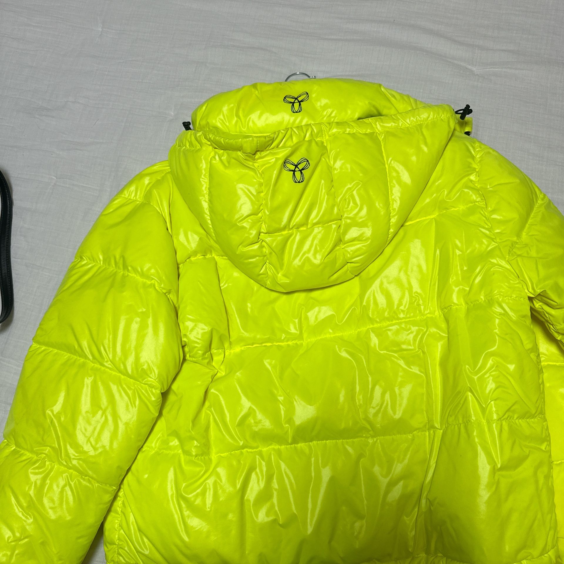 Aritzia TNA Super puff