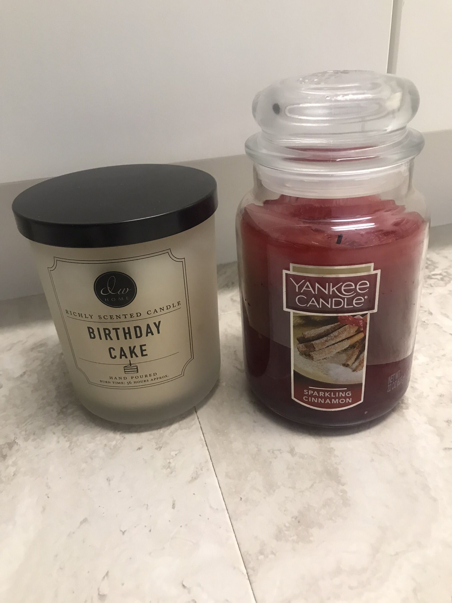 Yankee Candle Sparkling cinnamon 22 ounce and DW home birthday cake