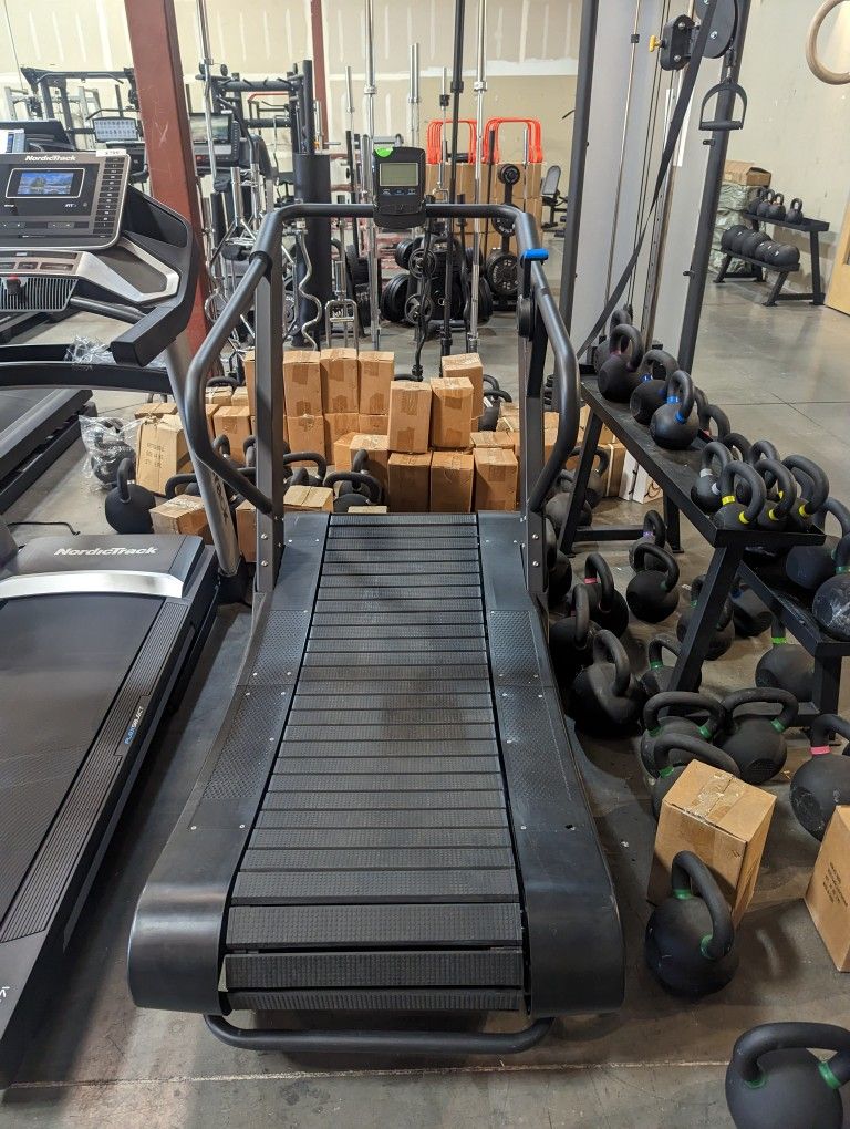 SFE Air Runner PRO Curved Treadmill