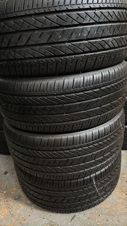 Set of tires (4) 235-40-19 bridgestones