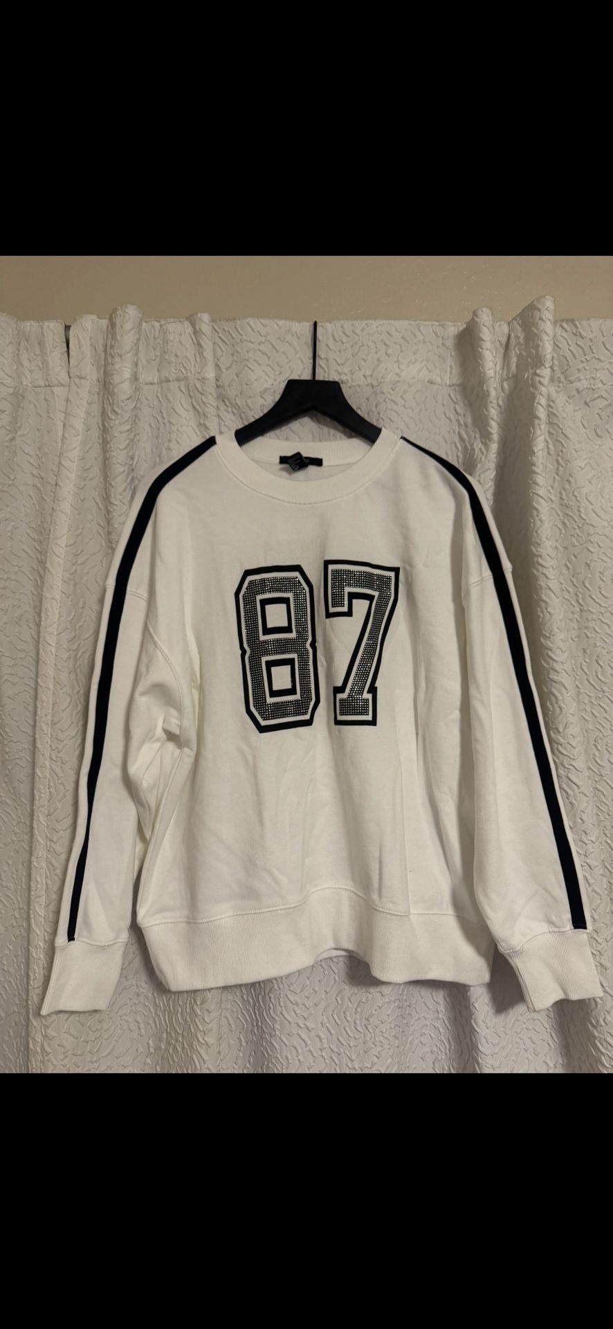 Women’s Forever 21 Sweater NEW