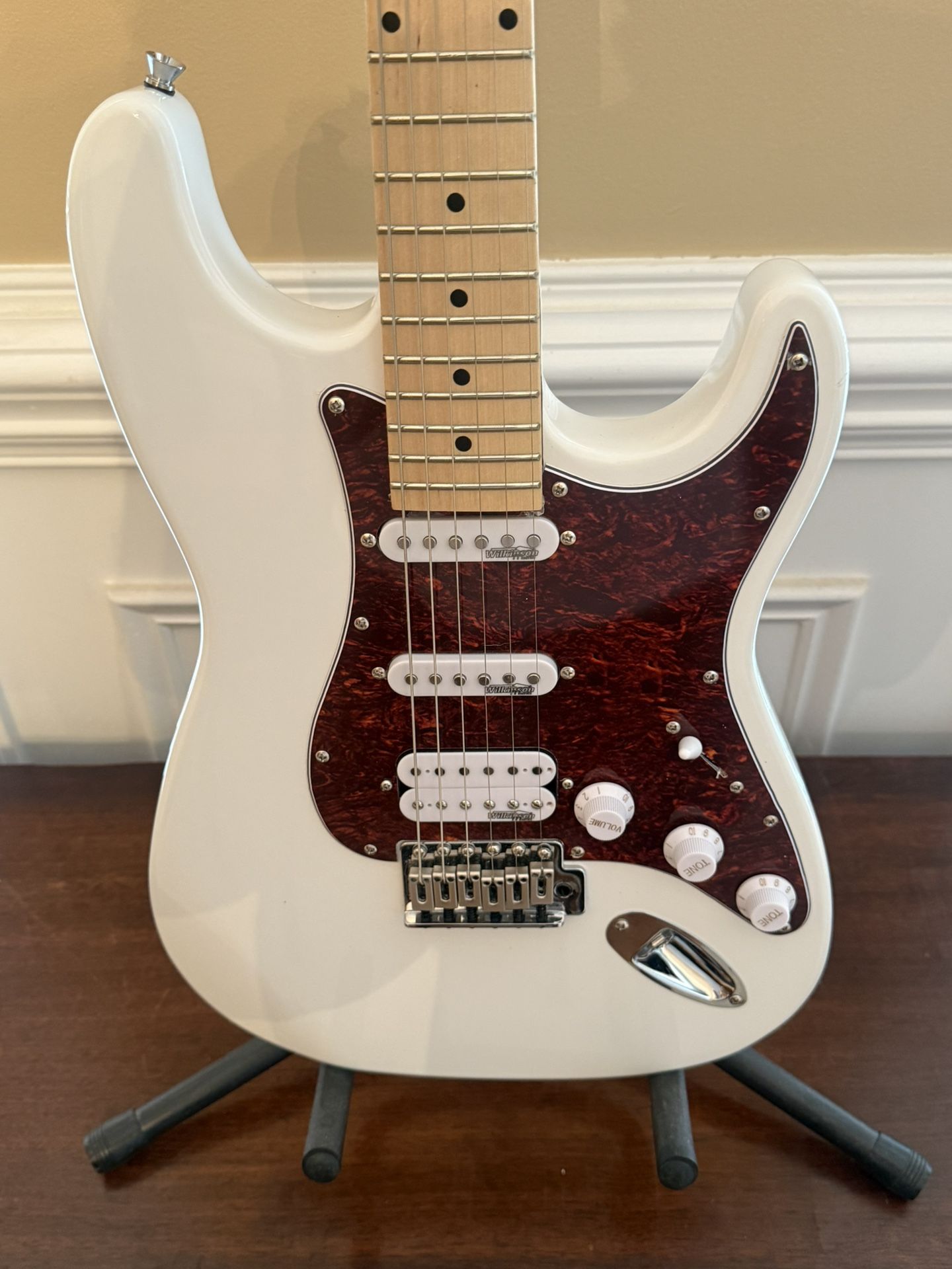 Indio Cali DLX Plus Strat Style Guitar- Brand New- IYKYK