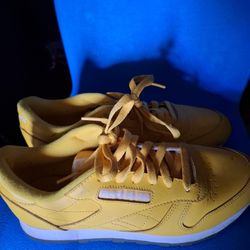 Size 9 Women Reebok