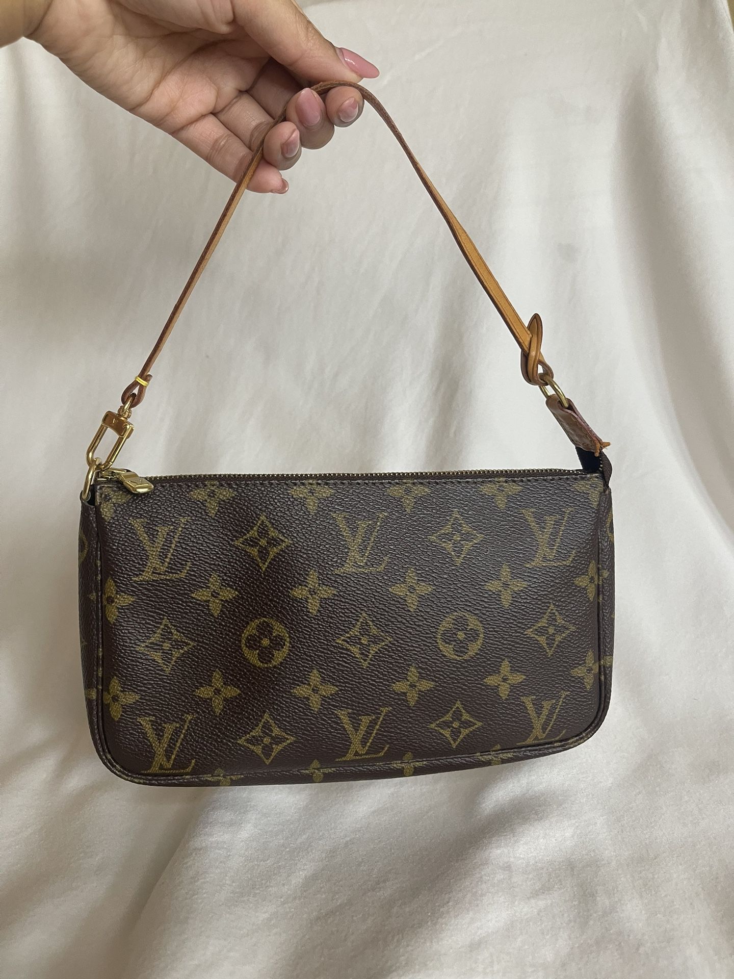 Vintage Louis Vuitton Monogram Pochette