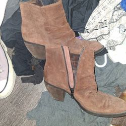 Bern Suede Boots Size 9