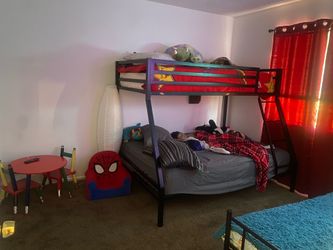 Full and twin bunk beds no mattress