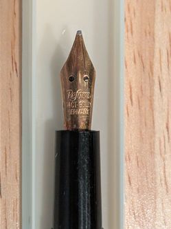 Reform Avalon Fountain Pen with 14K Gold Nib