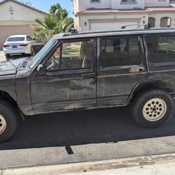 Jeep Cherokee. 