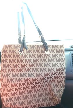 Michael Kors Purse -Excellent Condition