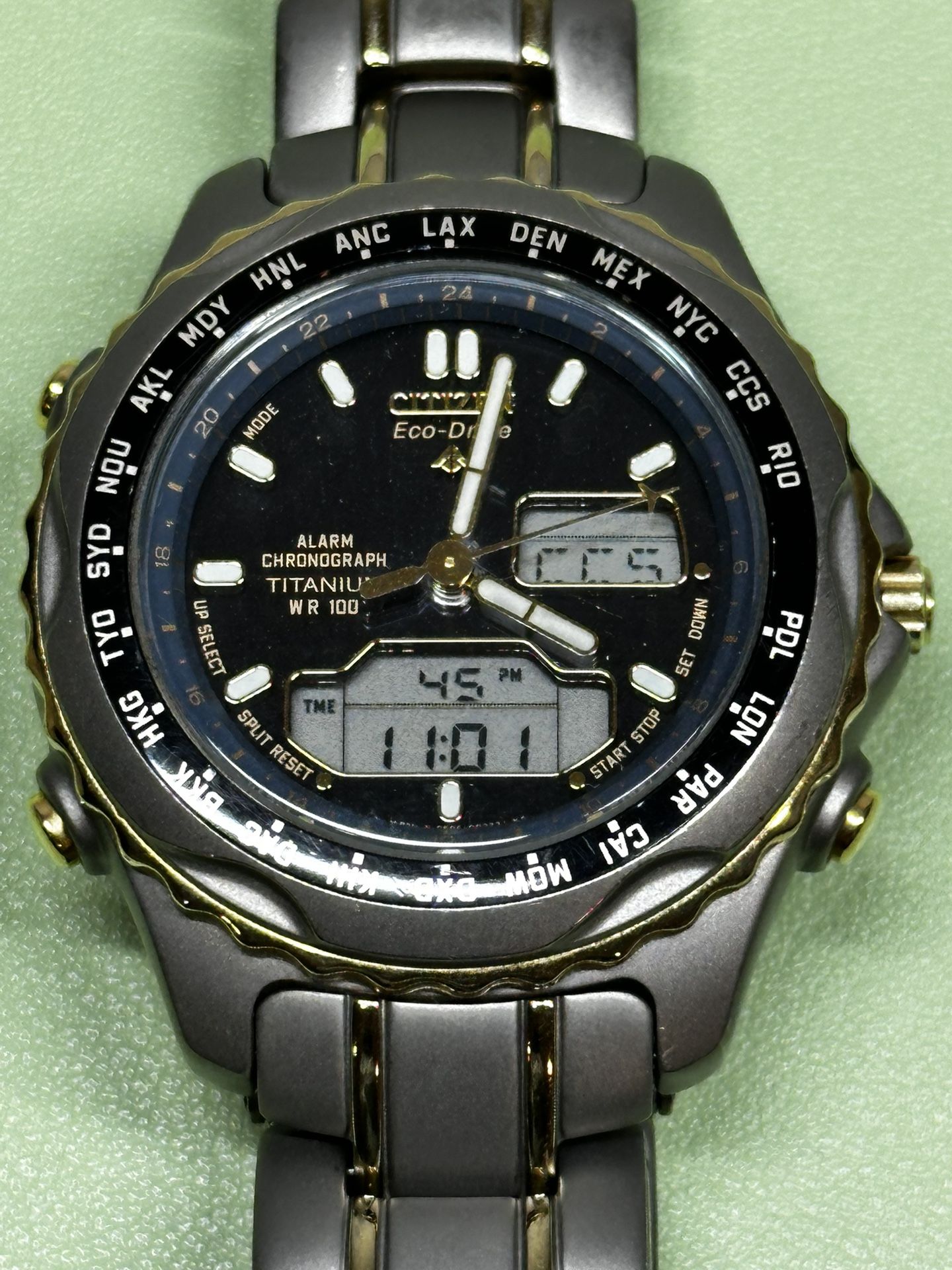 Vintage Citizen C065-Q00567 Eco-Drive Alarm Chronograph Titanium Men’s Watch