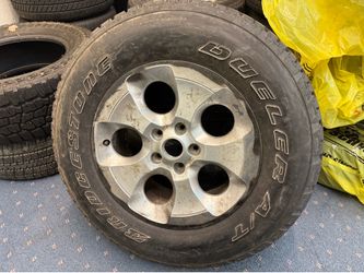 5x Jeep Wrangler wheels with BF Goodrich tires