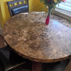 kitchen table & 4 chairs