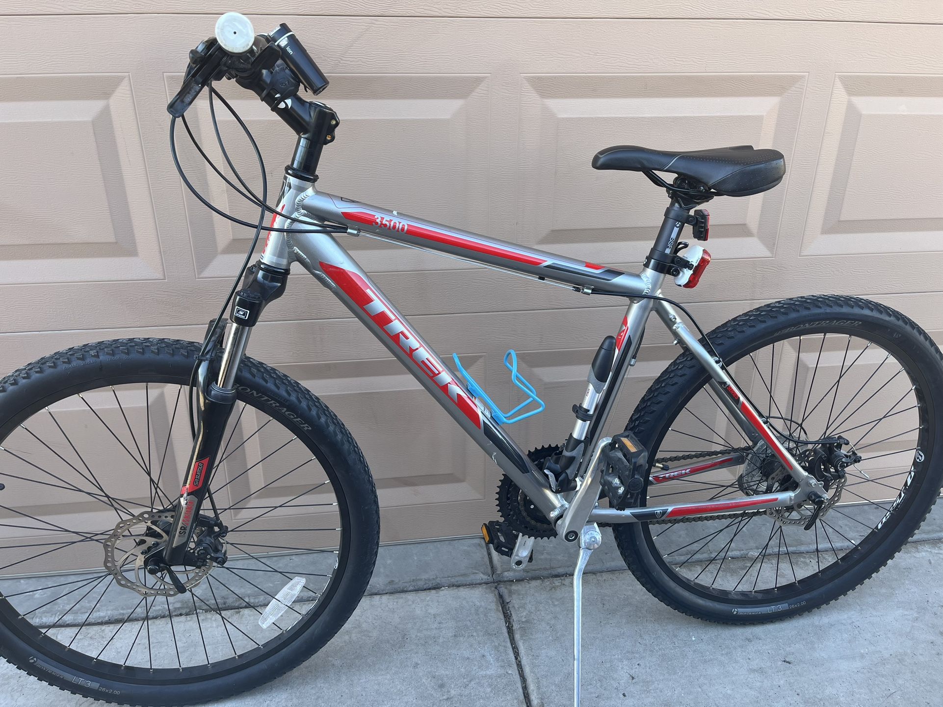 26"x2.0. TREK 3500 MENS MOUNTAIN BIKE. (M).18". LIKE NEW WITH FRESHLY TUNE UP 👌🏼
