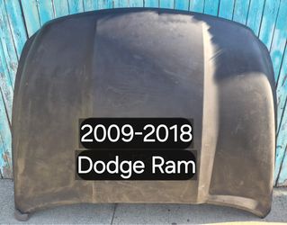 2009-2018 Dodge Ram OEM fit Aftermarket Hood/Cofre, minimal imperfections, minimas imperfecciones.