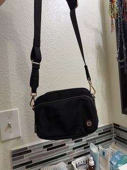 Lululemon crossbody