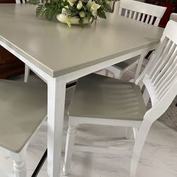 Dining Table & 4 Chairs