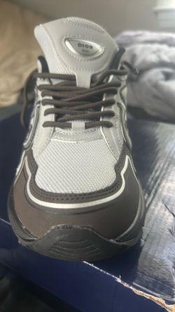 Vin • Dior sneakers