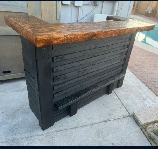 Large Rustic Bar