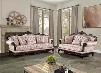 Traditional Sofa & Loveseat Set
