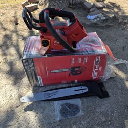 MILWAUKEE Battery-Powered Chainsaw: Large 12-inch Bar, Top Handle, Automatic Chain Oiler, 18V, 35cc