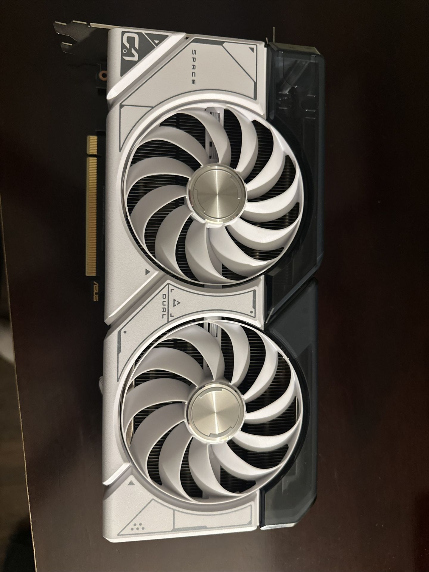 GeForce RTX 4070 Dual OC Asus