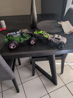 Great Digger Monster Jam Car Two Other Cars Take All