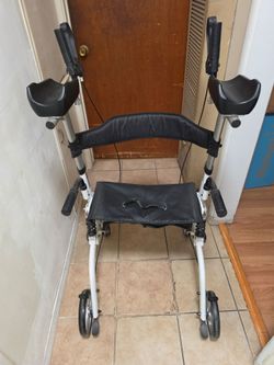 Blender upright walker