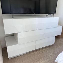 White Dresser