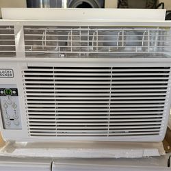 Black and decker 10000 Btu air conditioner