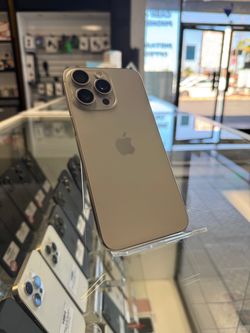 iPhone 15 Pro Max 256GB Unlocked Pre-owned