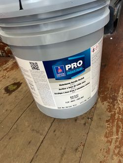 Selling 5 gallons of paint color black flat -dryfall — $90
