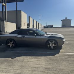 2012 Dodge Challenger R/T 5.7 Hemi