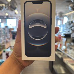 iPhone 16e 