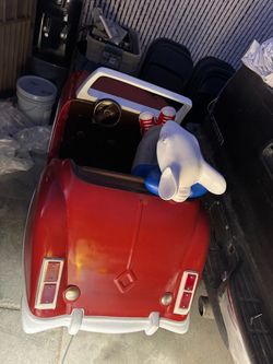 Stuart little kiddie ride