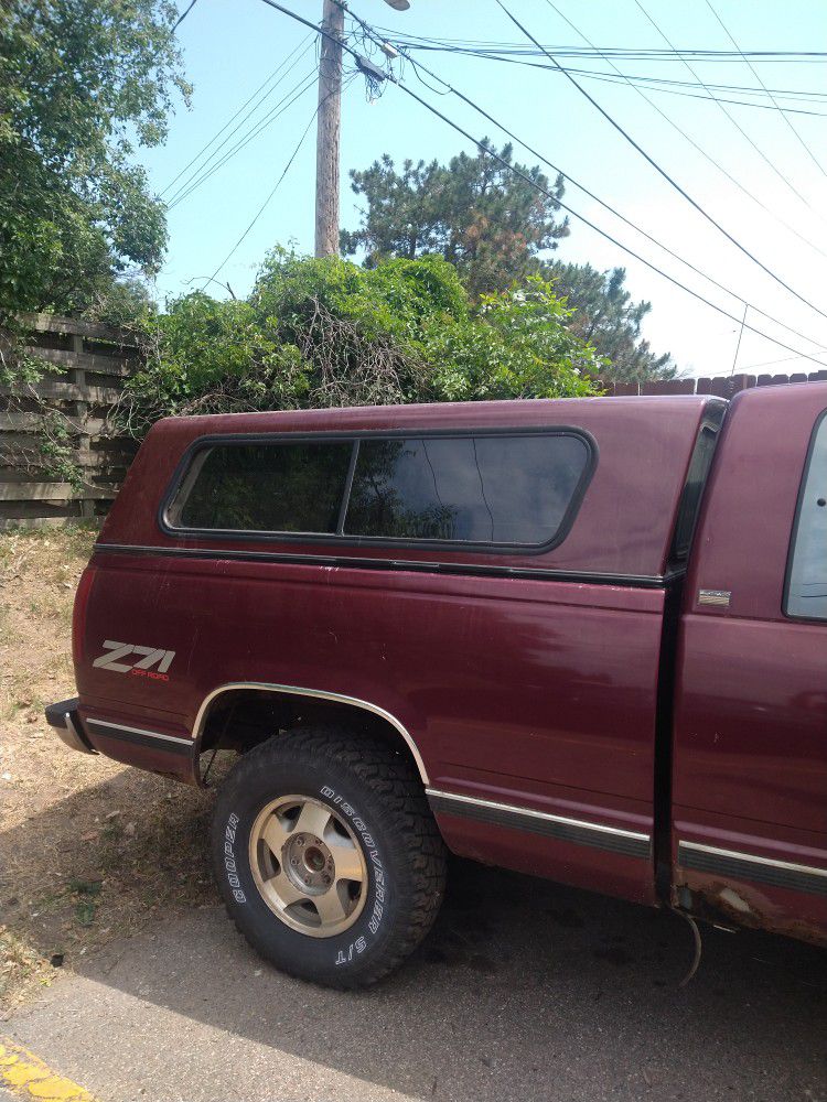 90s Chevy Topper  6ft 6in Bed Need Gone ASAP 