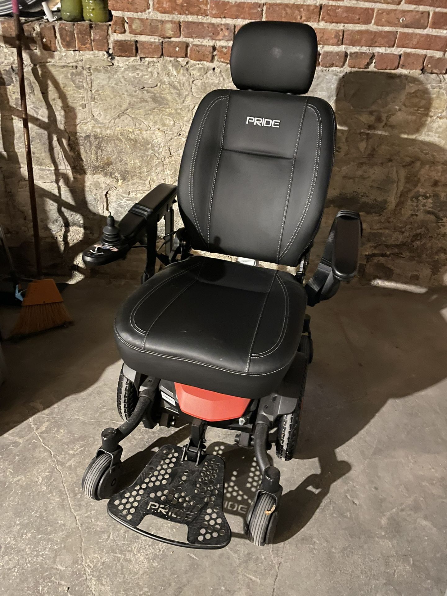 Jazzy® EVO 613 Series Features: Wheel Chair
