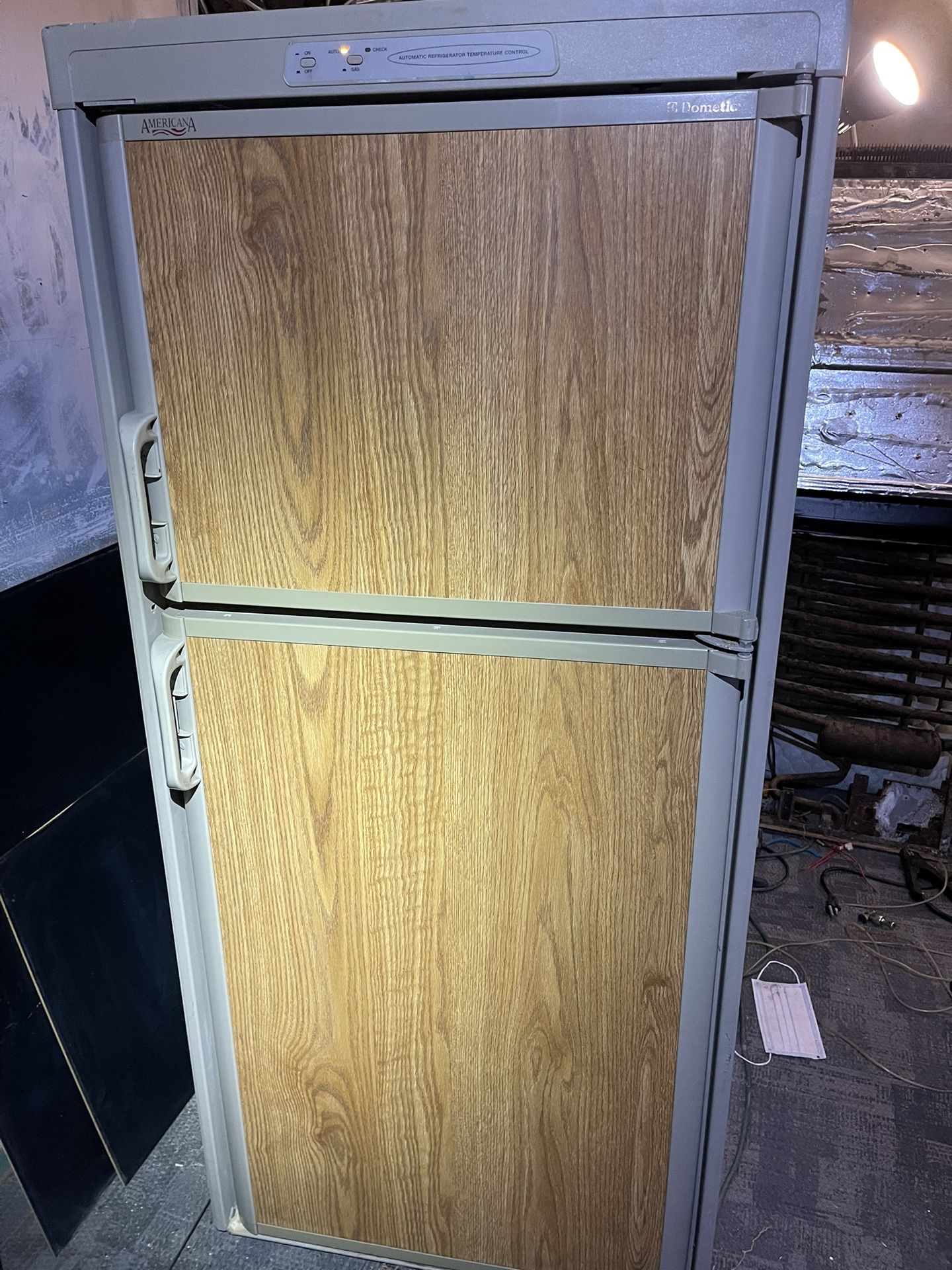 Used Rv 3 Way refrigerator ! Working Great! Dometic Rm2652. Tested @ Propane & Electric. Delivery & Installation Available.. :)