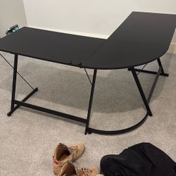 L-shaped computer desk