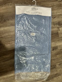 Brand new 2 Piece Bath Rug Set Martha stewart