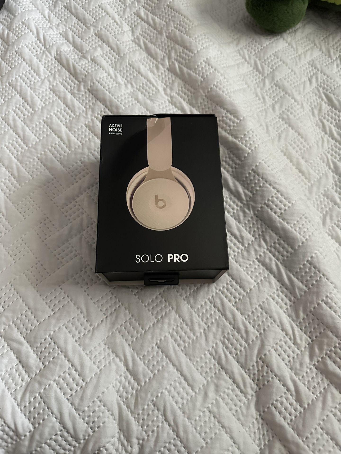 Beats Solo Pro - Beige 