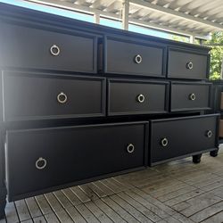 Beautiful Dresser & Nightstand 