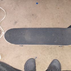 8.25 Baker Board,Baker Trucks,,New Redz Bearings. Glreat Con