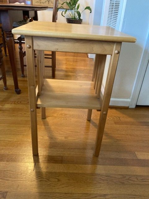 End Table/nightstand Or Hallway Table