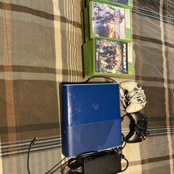 XBOX 360 With 22 CD’s 