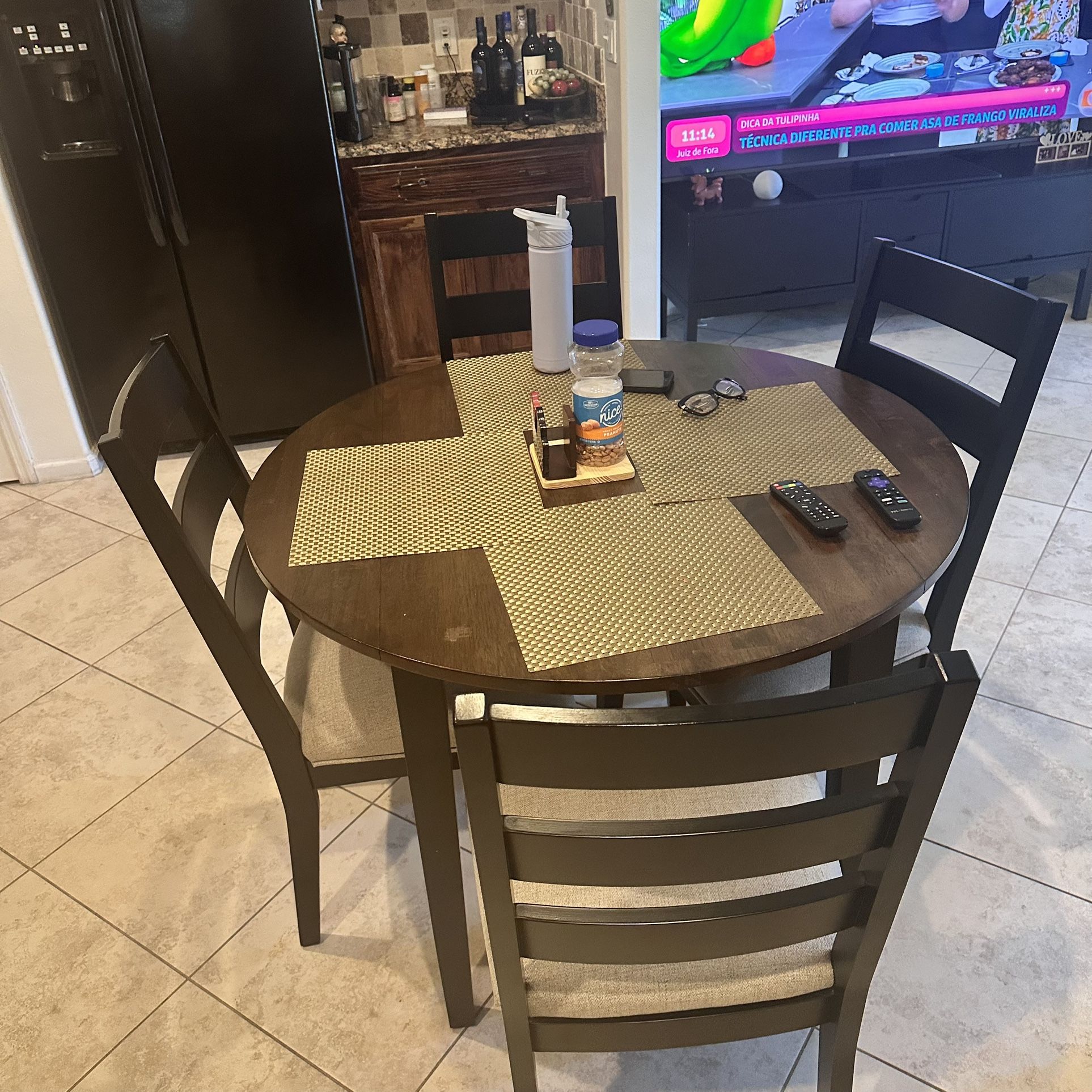 Table & Chairs