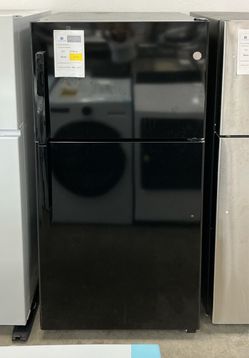 GE 21.9 cu. ft. Garage Ready Top Freezer Refrigerator