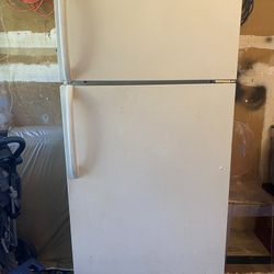 Fridge/ Freezer 