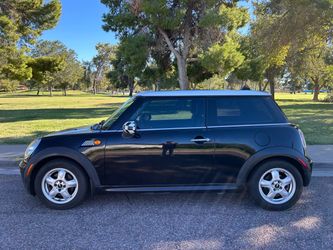 2009 Mini Cooper like new