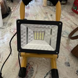 Lámpara Con Luz Muy Fuerte, Para Trabajar En Mecánica, Construccion