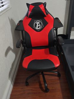 MOTPK Z-Shaped Gaming Desk & Gaming Chair